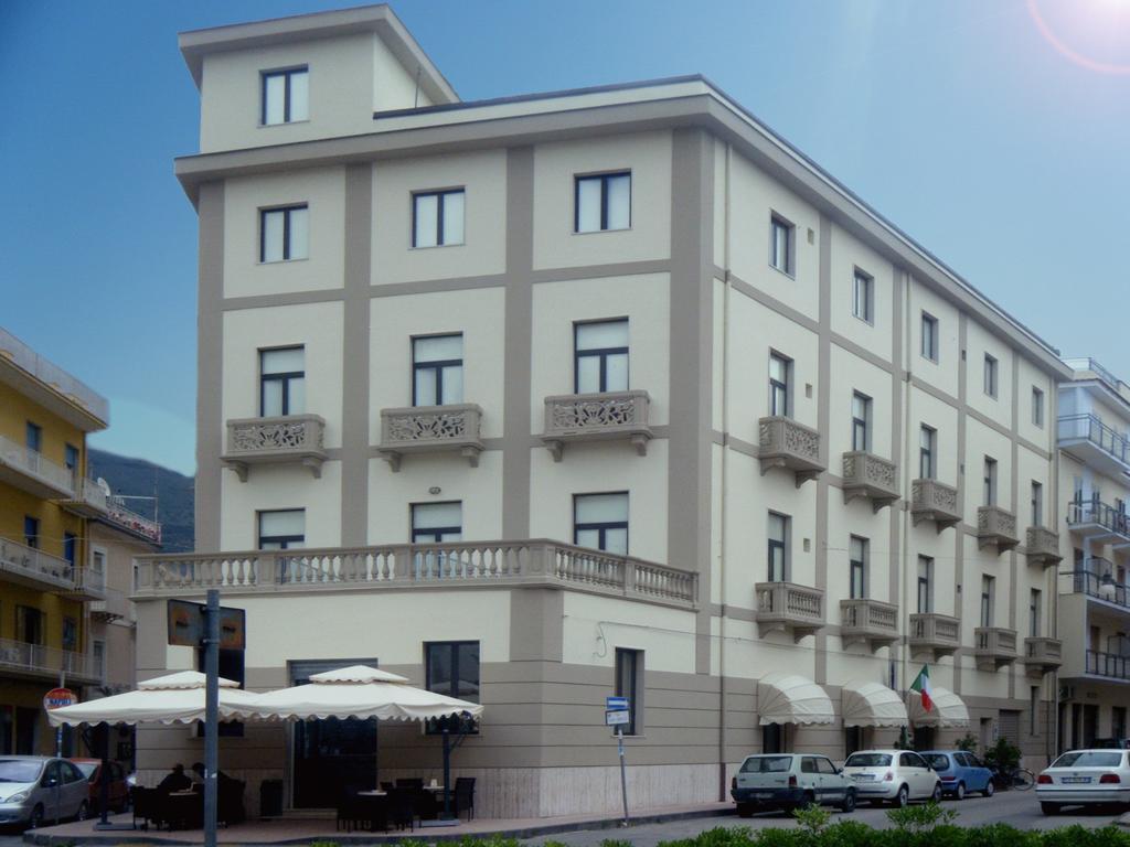 Hotel Vittoria Sapri Zewnętrze zdjęcie